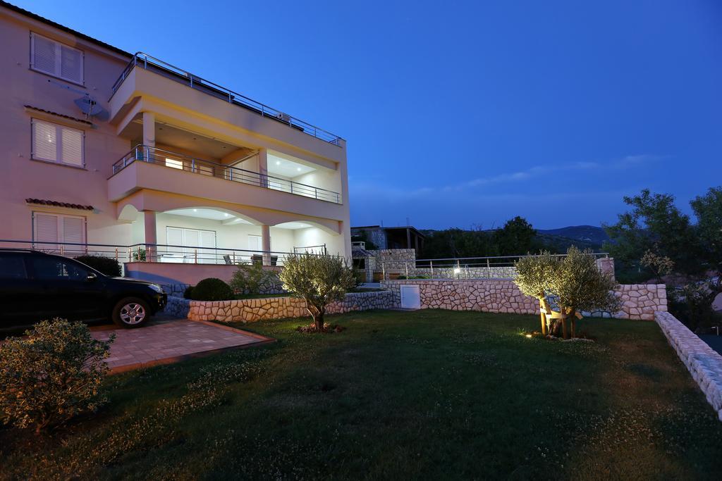 Apartments Villa Residenca Novi Vinodolski Bilik gambar