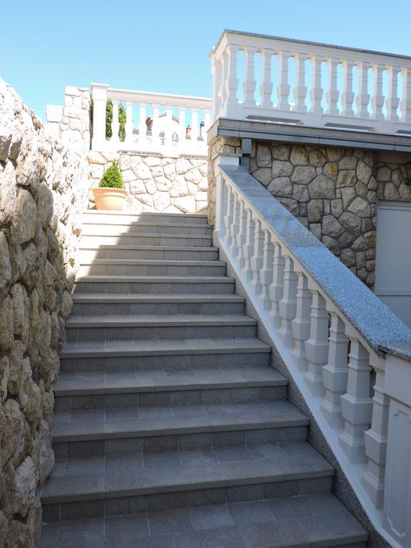 Apartments Villa Residenca Novi Vinodolski Luaran gambar